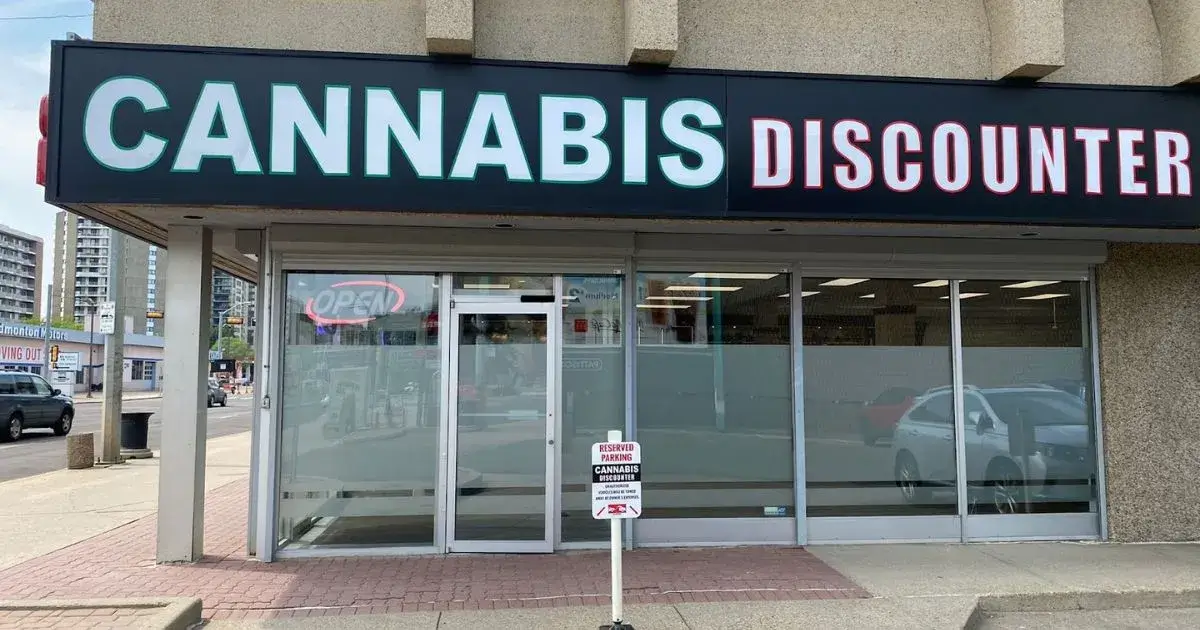 Cannabis Discounter - Chatham Storefront